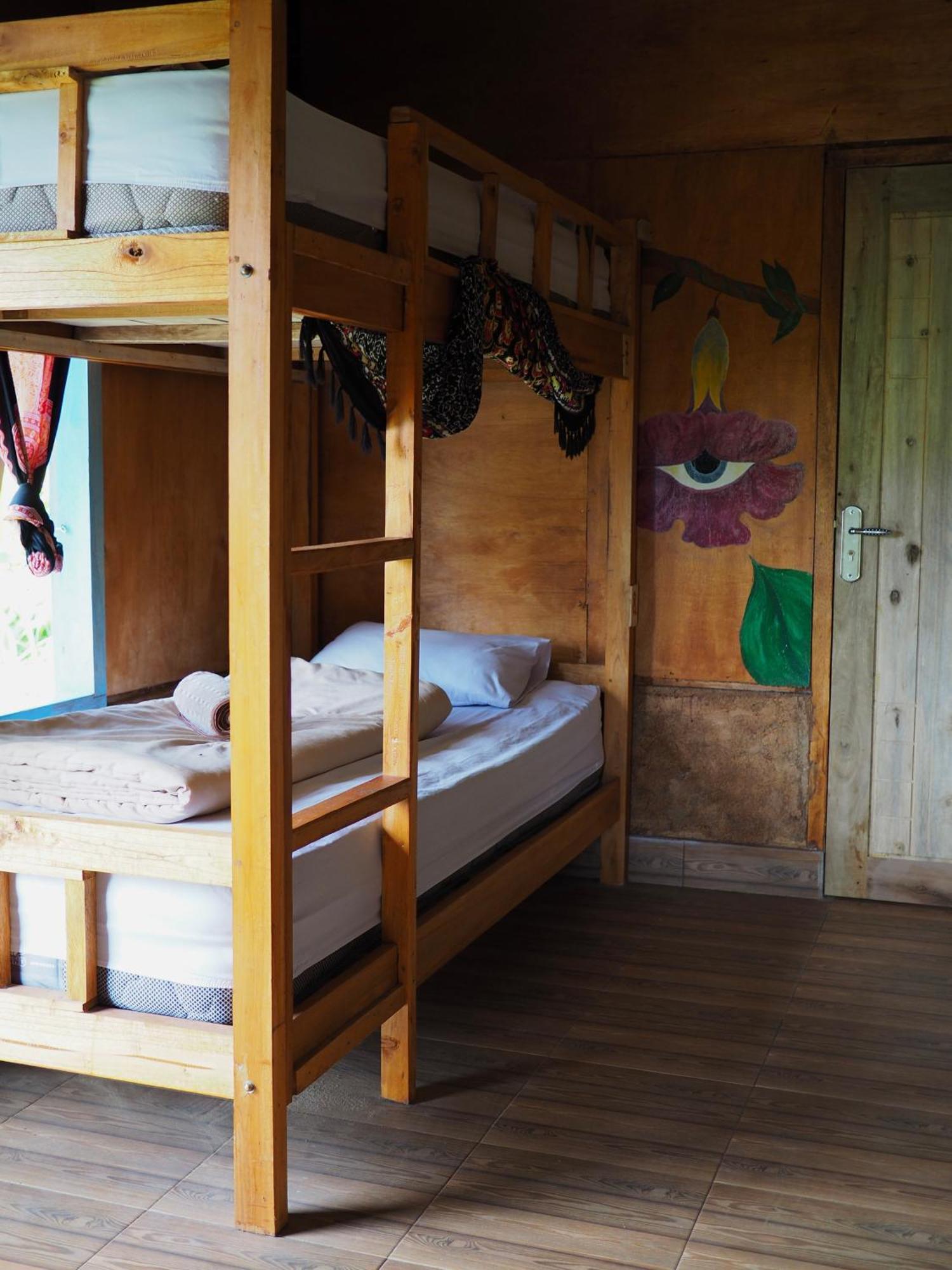 Tetebatu Hostel Bilik gambar